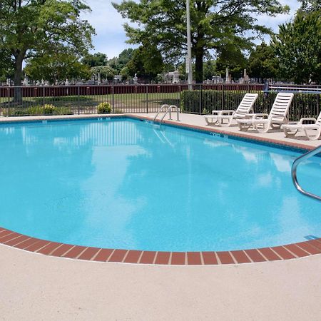 Quality Inn & Suites Olde Town Portsmouth Exteriér fotografie