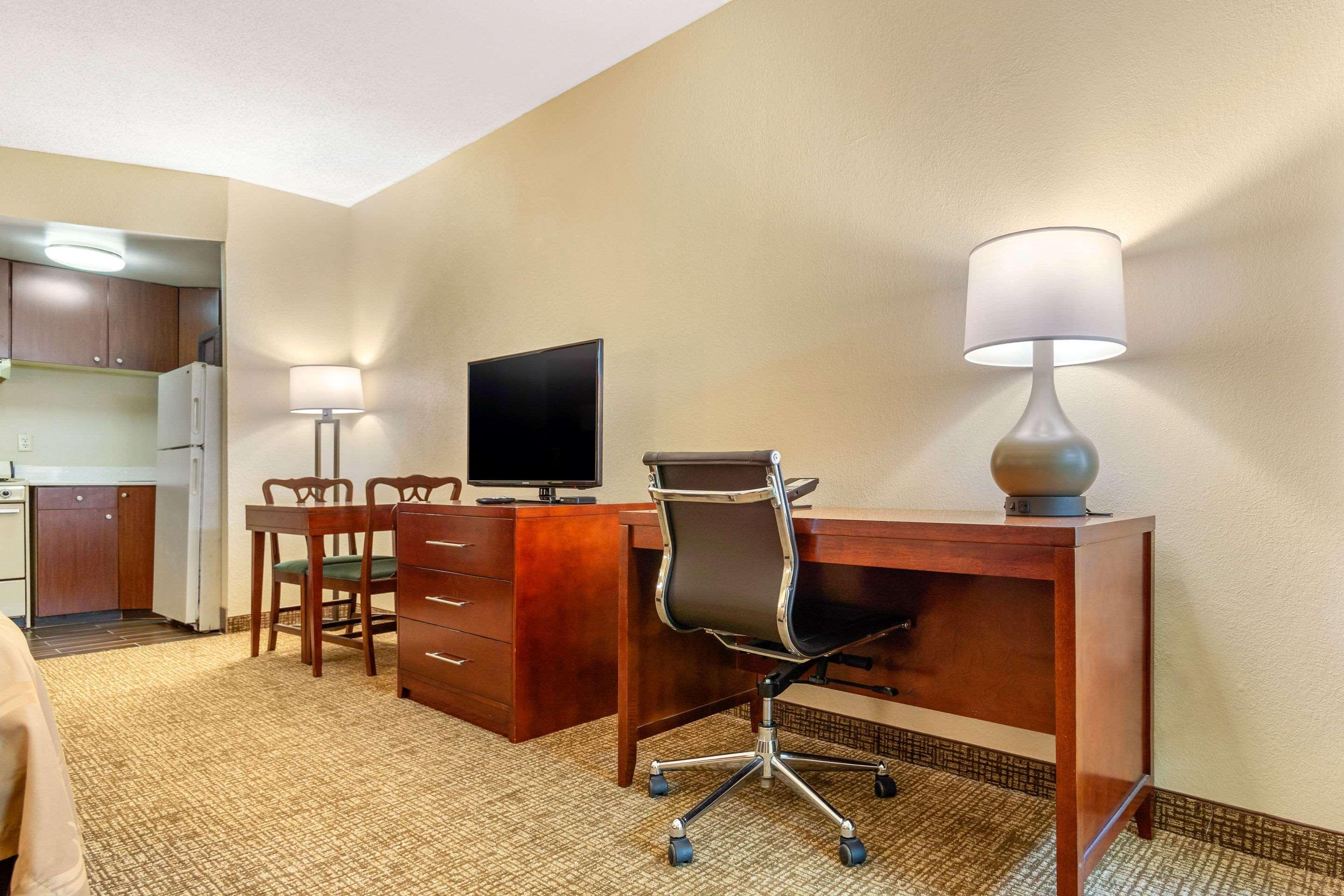 Quality Inn & Suites Olde Town Portsmouth Exteriér fotografie