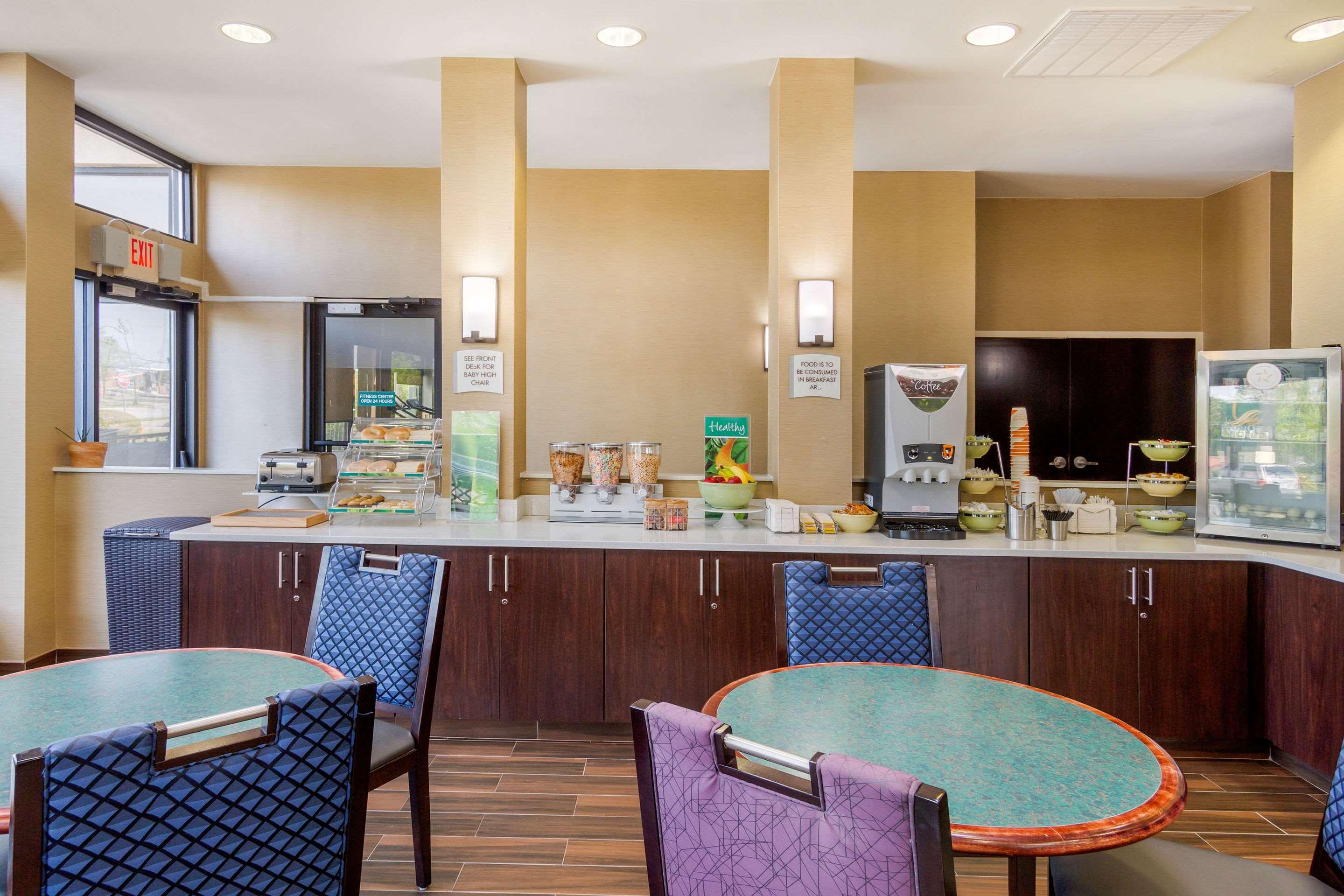 Quality Inn & Suites Olde Town Portsmouth Exteriér fotografie