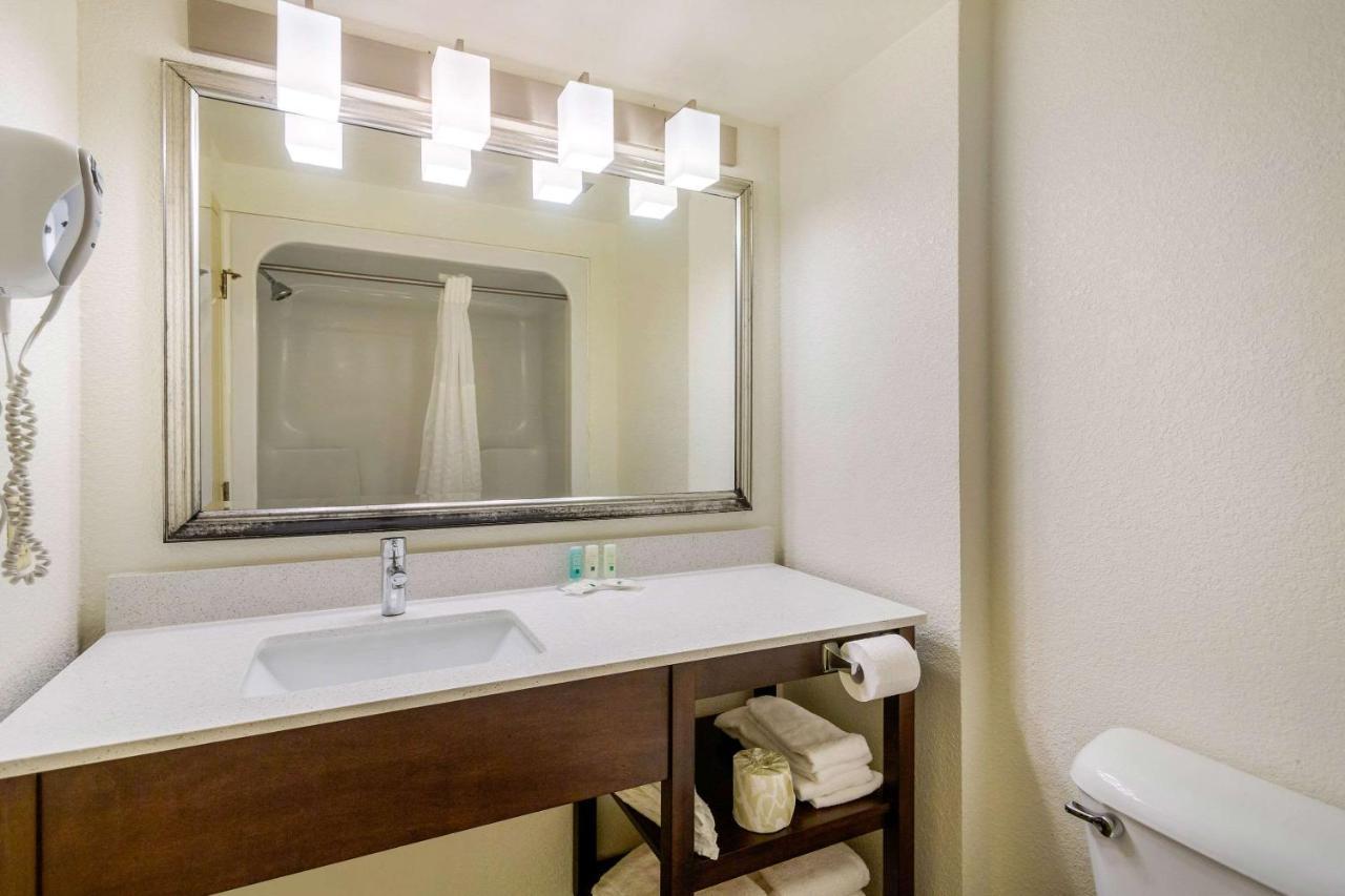 Quality Inn & Suites Olde Town Portsmouth Exteriér fotografie